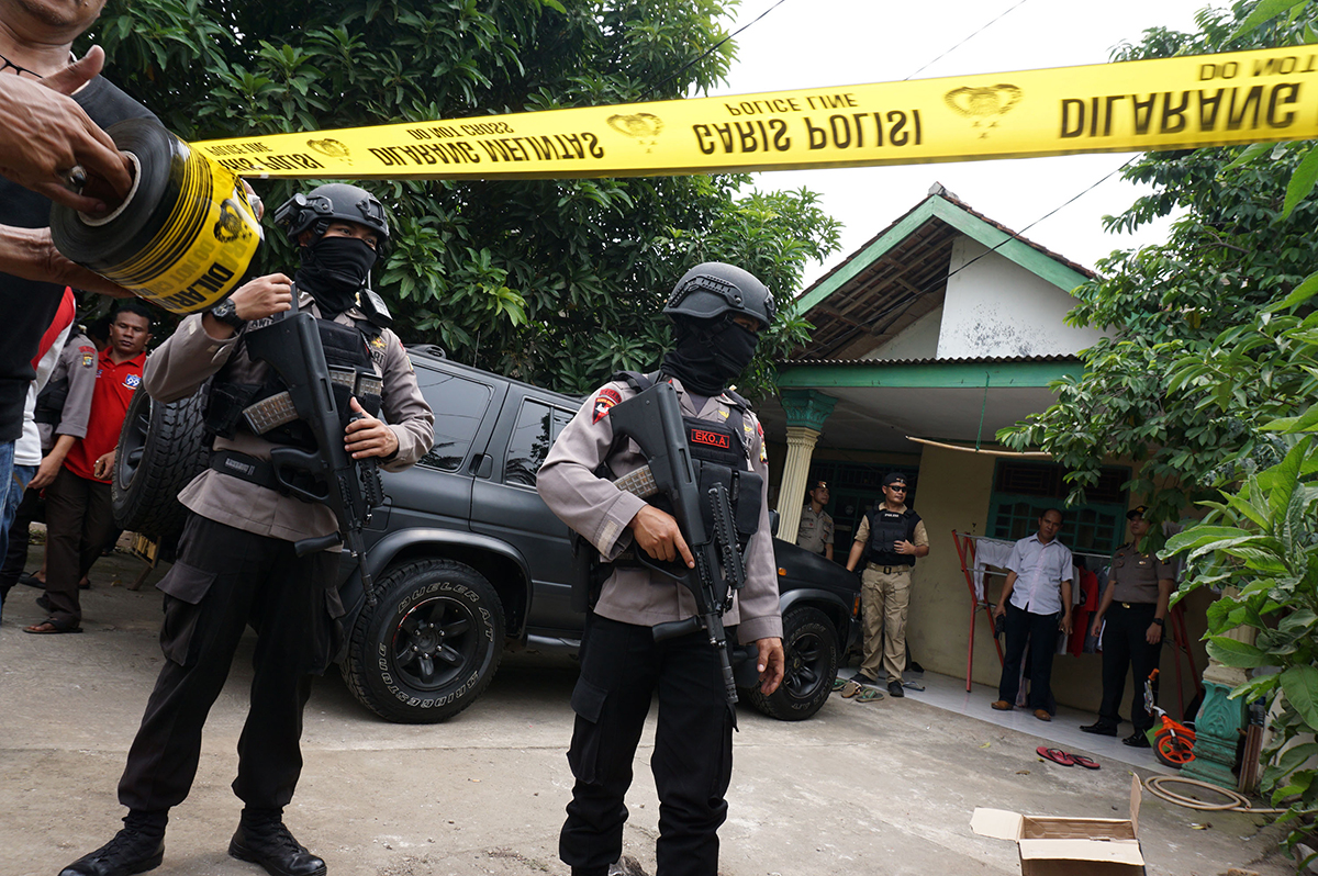 Indonésie : un homme se réclamant de l'EI abattu après avoir attaqué des policiers