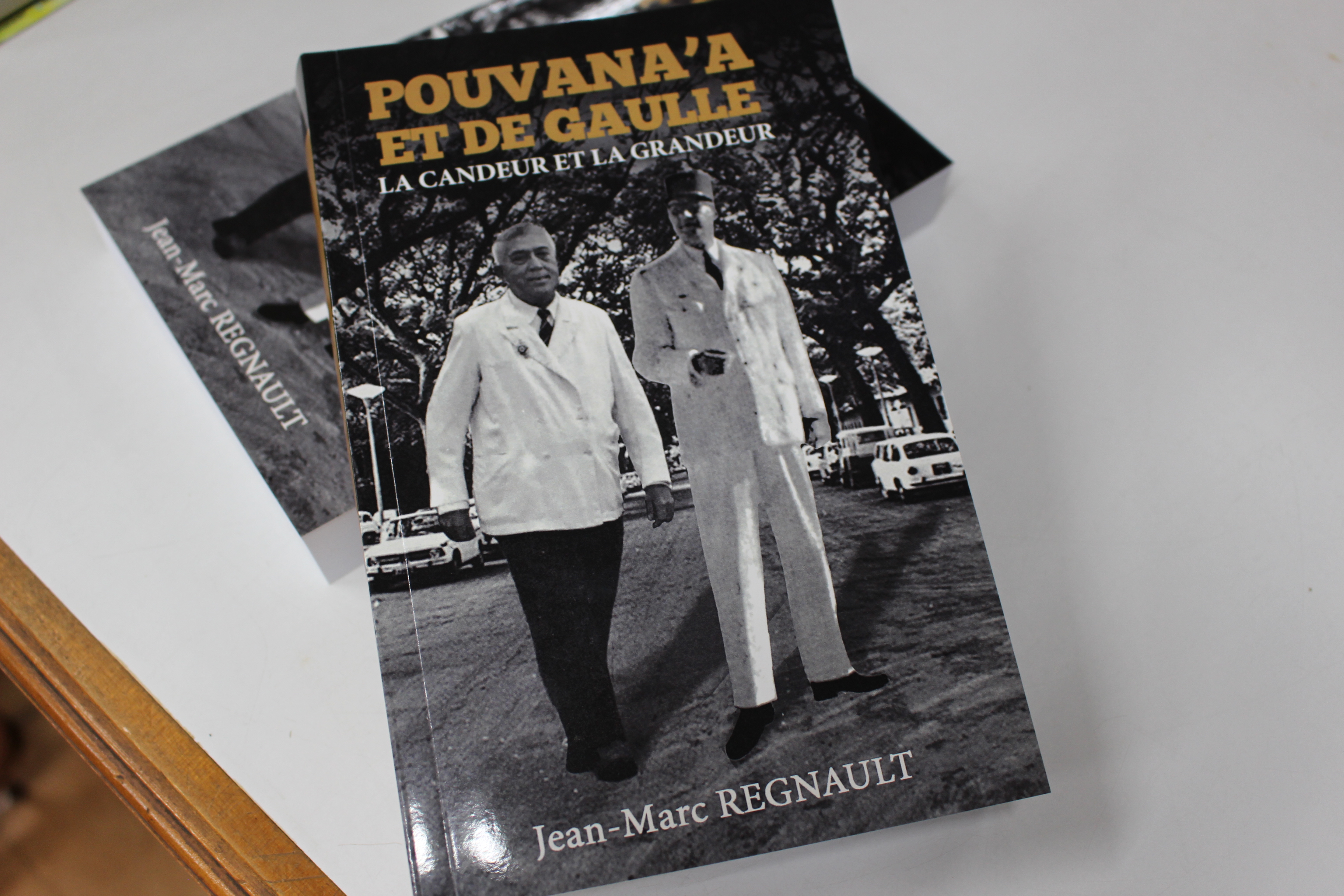Jean-Marc Regnault signe "Pouvana’a et de Gaulle, la candeur et la grandeur"