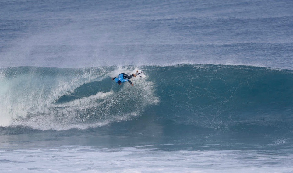 Une manœuvre radicale dans la partie critique de la vague