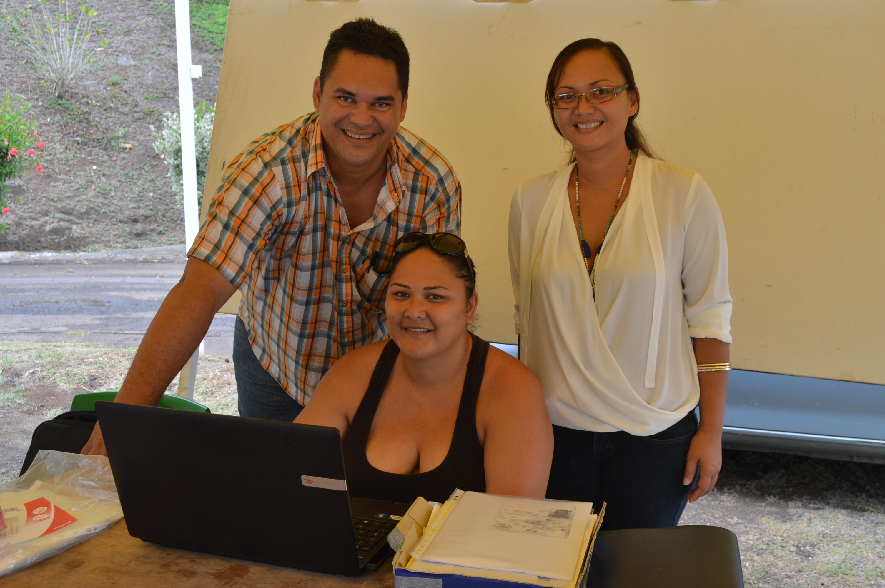 Un stand d'information est installé sur la partie basse du cimetière pour faciliter les démarches des familles.