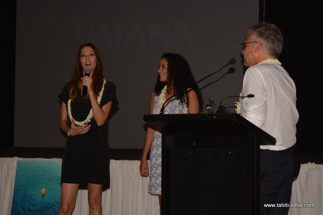 Mareva Galanter donne le ton à Sina, la maman de Vaiana. Et Cerise, à droite, interprétera Vaiana.