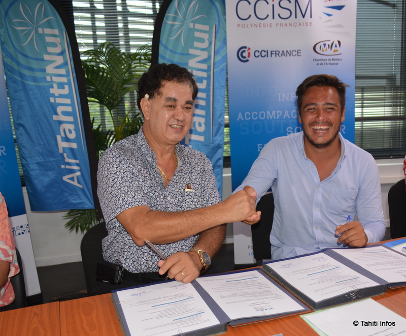 Stéphane Chin-Loy, président de la CCISM, a signé ce mardi une convention avec MakeSense, représentée par son co-fondateur Christian Vanizette.
