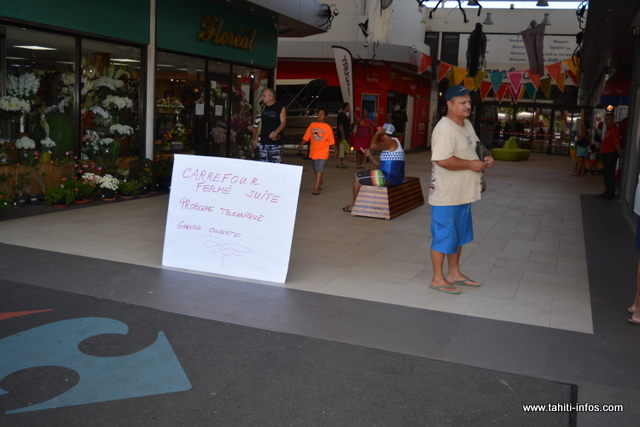La galerie marchande reste ouverte.