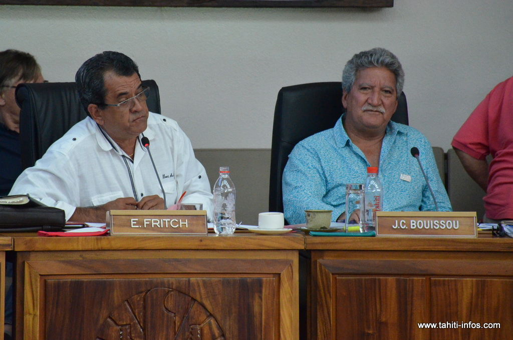 Budget 2017 : Edouard Fritch face aux représentants