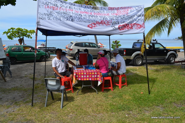 David Tuhiri et ses amis veulent faire appliquer la loi.