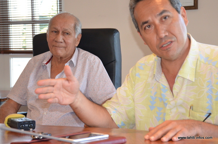 Primaire à droite : Graffe et Tuihani sous "contrat de mariage" à Paea