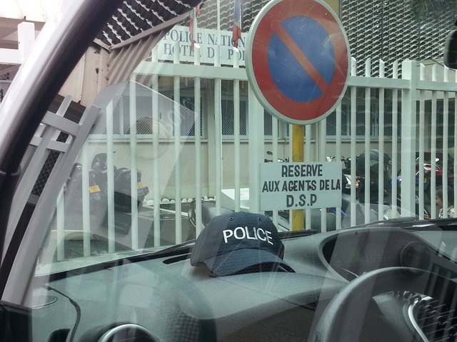 Les voleurs à l'arraché ont été rapidement interpellés et conduits au poste.