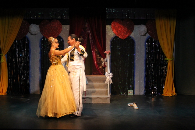 Au Petit théâtre, Cendrillon rencontre un "prince pas si charmant"