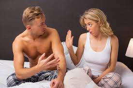 Ne vous couchez pas fâché: les émotions négatives s'enracinent pendant la nuit (étude)