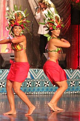Hei Tahiti vahine. Photo : Maison de la culture