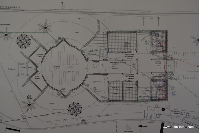 Le bâtiment sera implanté au milieu d’une sorte de cuvette végétalisée et minéralisée. Il pourra accueillir 55 personnes.