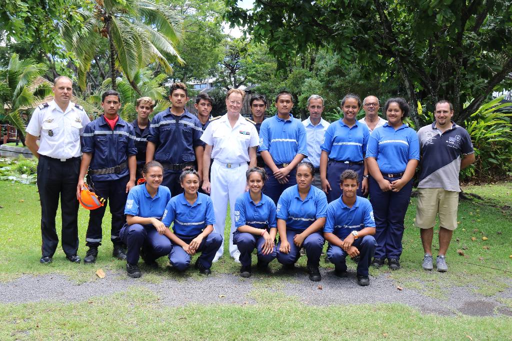 Les pompiers fêtent la Sainte-Barbe place Tarahoi