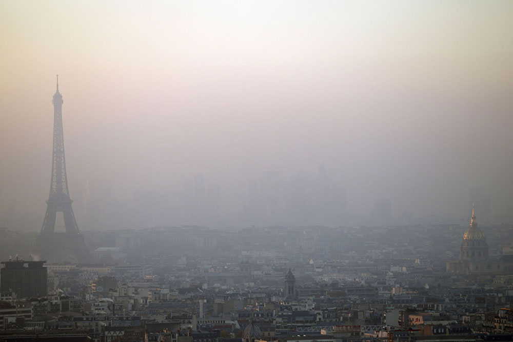 Pollution: 3e jour de circulation alternée en région parisienne, des mesures pour les transports propres
