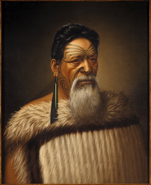 Wi Tako Ngatata, chief of the Ngatiawa tribe in Taranaki, 1880, huile sur toile, 66 × 53,3 cm, Musée New Zealand te PaPa Tongarewa, don d’Alexander Turnbull, 1916