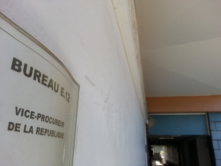 "Il vole là où il trouve pourtant secours, aide et assistance" a déploré le parquet ce lundi à l'audience.