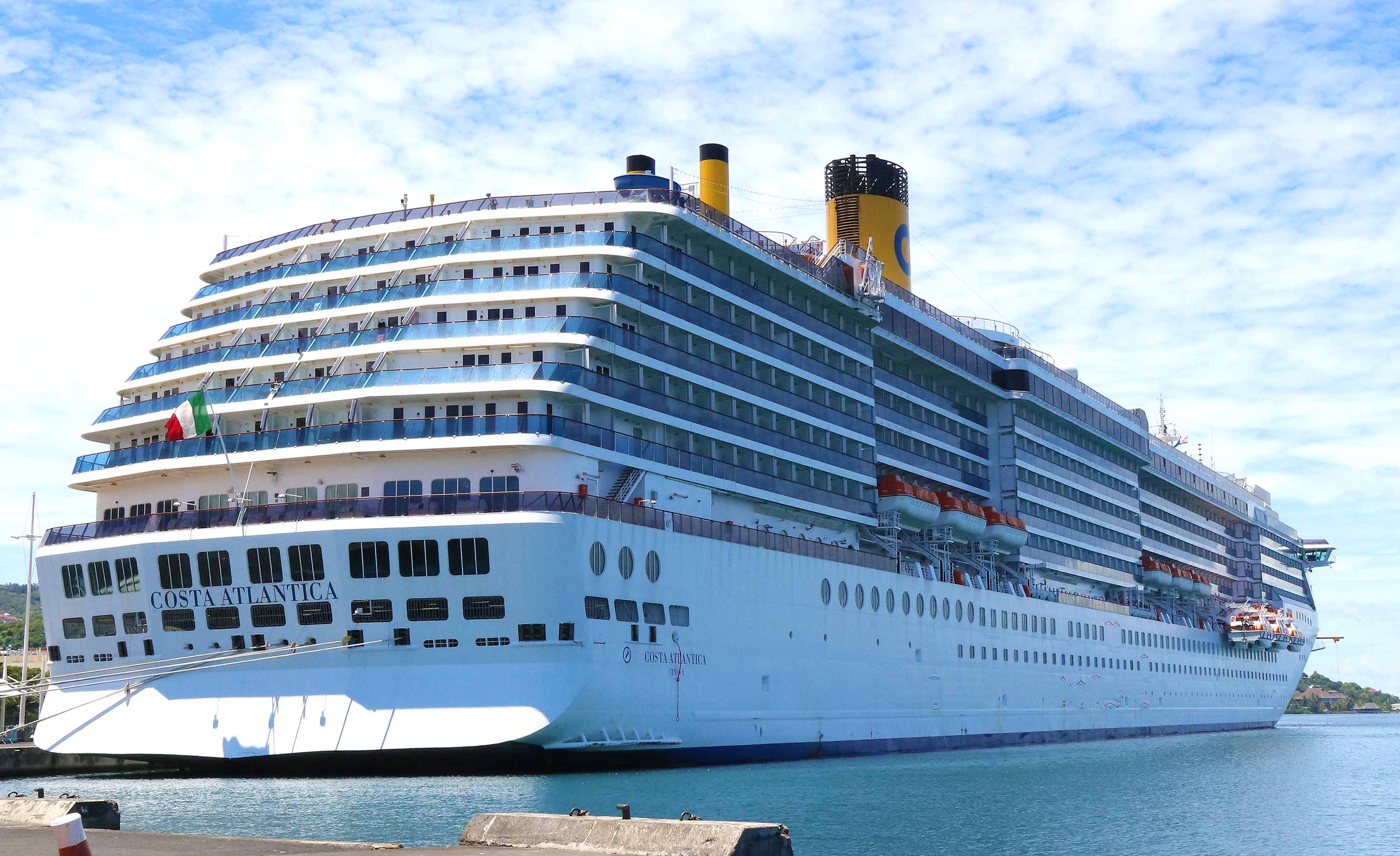 Première escale du Costa Atlantica à Tahiti