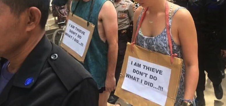 Indonésie: "marche de la honte" pour deux touristes accusés de vol