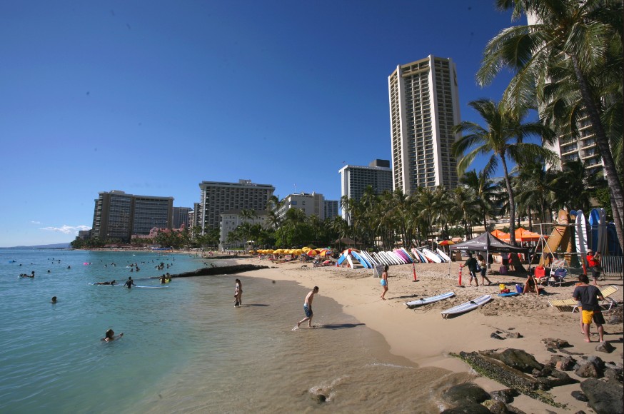 Difficile d’imaginer qu’il y a moins de deux cents ans, Waikiki n’était qu’une vaste tarodière. Il est vrai que l’on est ici à peu près à la latitude de Rurutu.