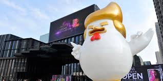 En Chine, Trump réincarné en poulet pour l'année du Coq
