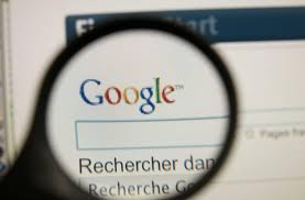 Les sites négationnistes, déclassés par Google en anglais, toujours mis en avant sur Google France