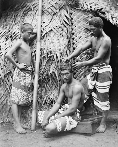 Perruquier à Tahiti en 1897, photo Henry Lemasson.