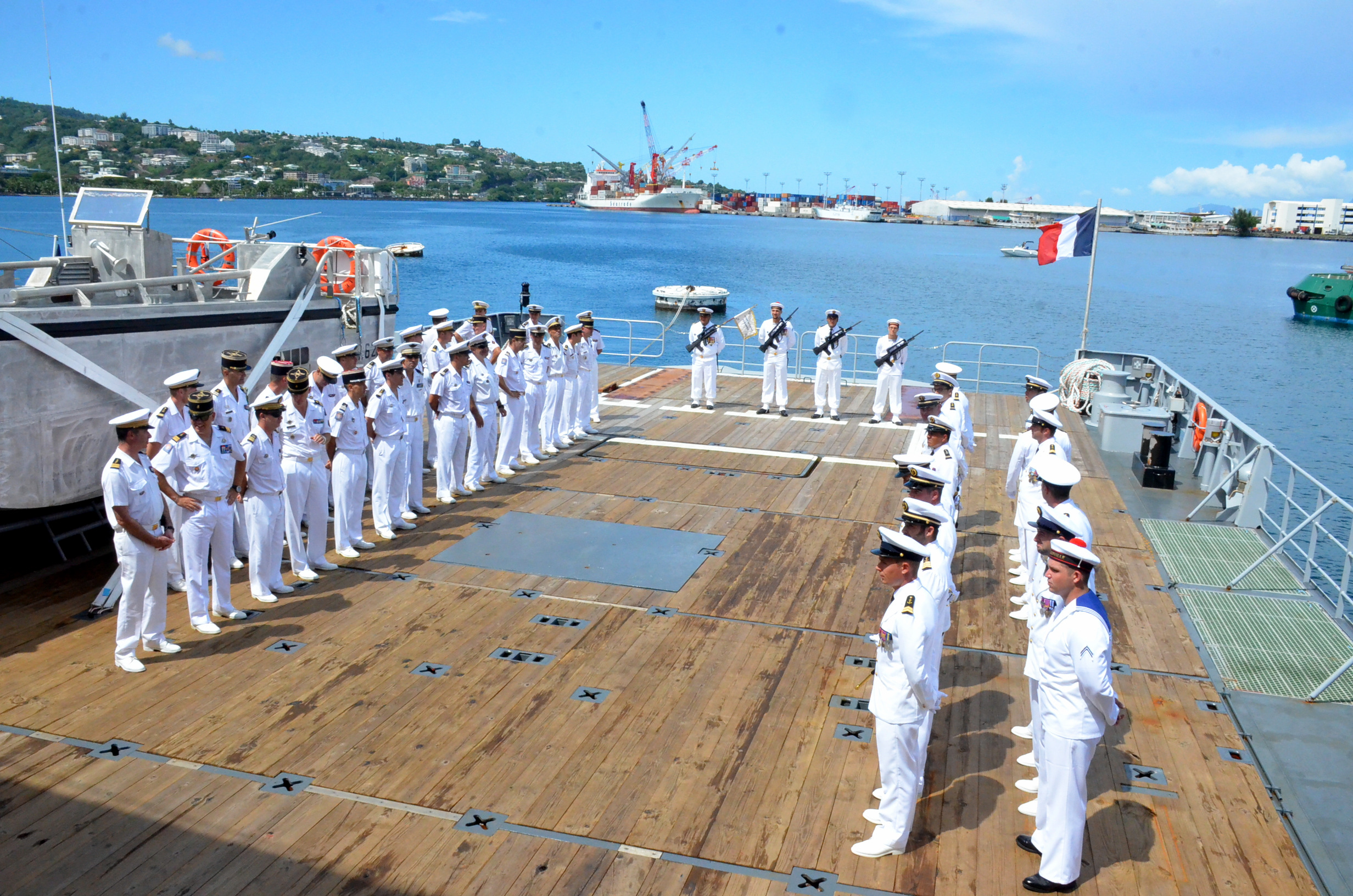 Un nouveau commandant pour le Bougainville