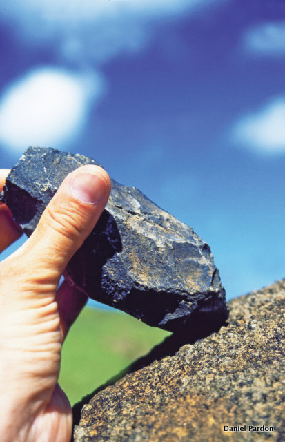 C’est avec ces petits “tuki” de basalte que le tuf du Rano Raraku a été sculpté et transformé en moai.