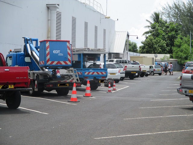 Punaauia : coupure de courant à Carrefour, les clients évacués