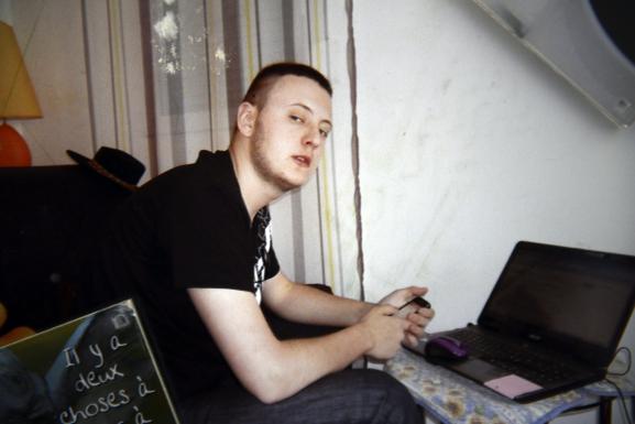 "Il se rêvait comme une sorte de Rambo", raconte le "confident" du tueur d'Istres