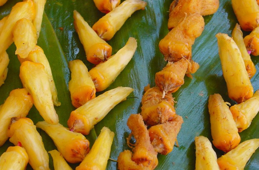 Yeux d’ananas nature et saupoudrés de poudre de santal