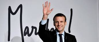 Macron en tête dans l'opinion, percée de Mélenchon, Montebourg et Hamon (sondage)