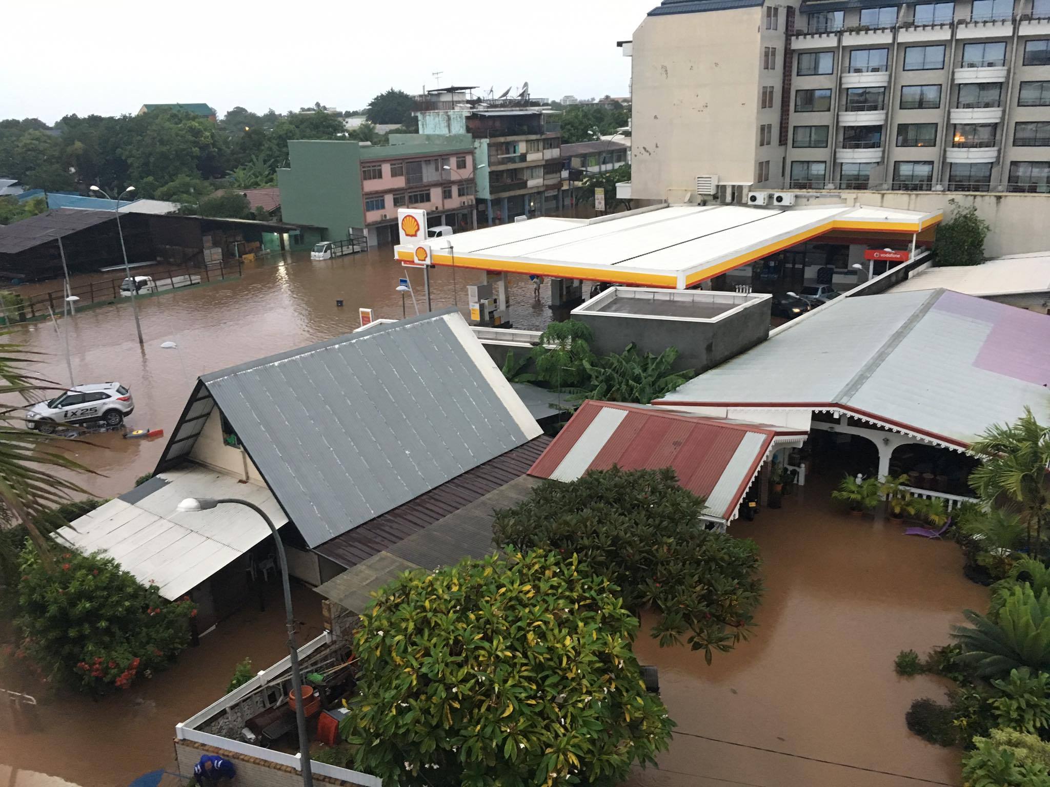 Inondations à l'avenue Prince Hinoi (photo amateur).