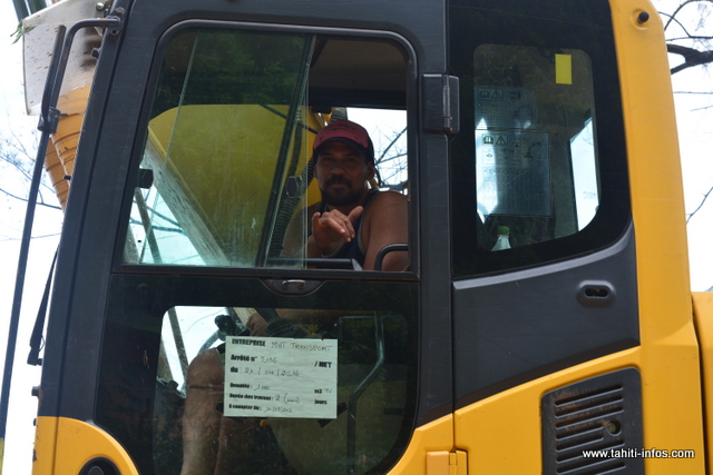 Emile employé dans une entreprise privée, est intervenu sur l'éboulement à Taharaa.