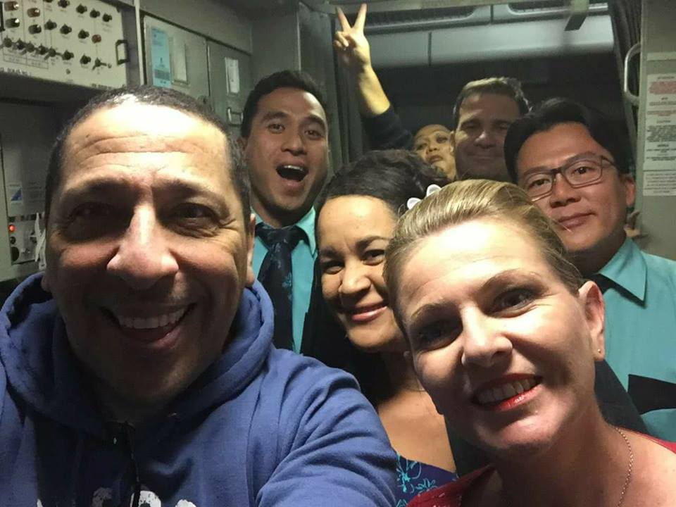 Selfie en plein vol avec l'équipage d'ATN.