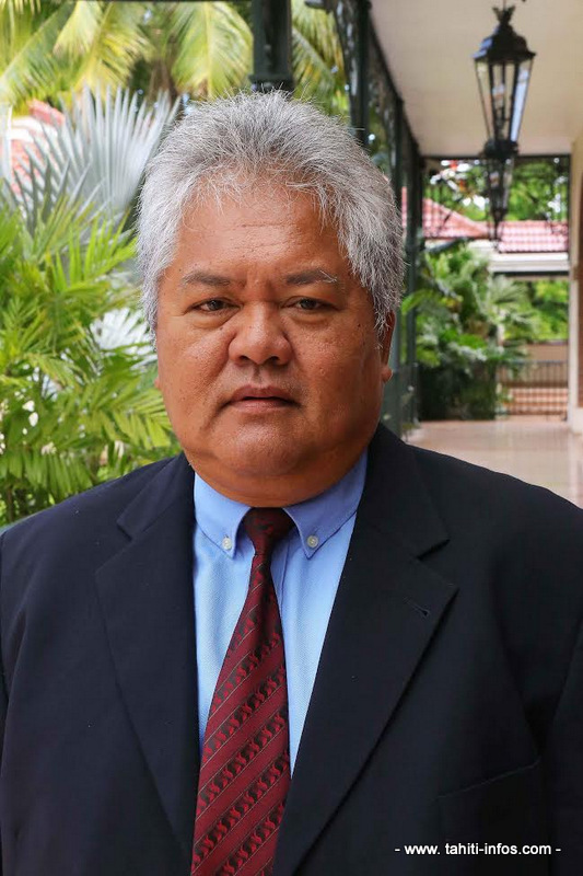 Luc Faatau, ministre de l'Equipement.