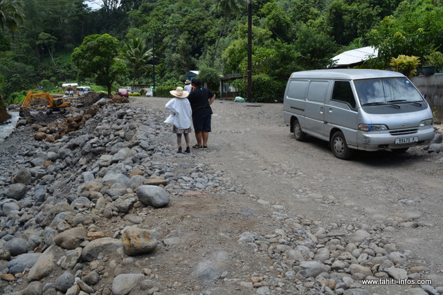 La route au fond de la vallée de Ahonu est de nouveau praticable.