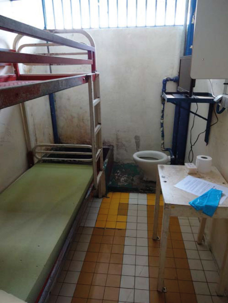 Une des cellules de la prison de Nuutania, avant rénovation.