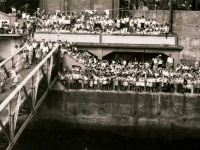 Japon: sur une île inhabitée, une ville fantôme fait face à son passé trouble
