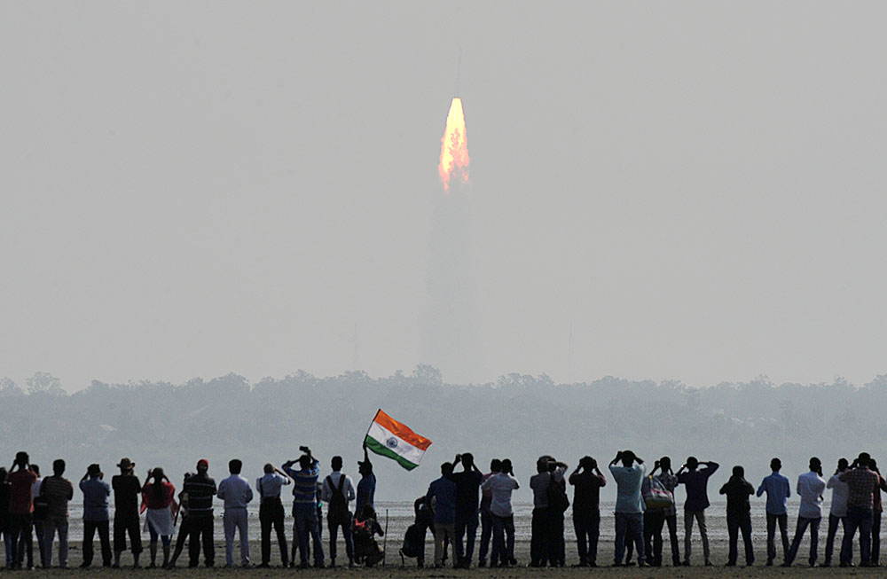 L'Inde met en orbite un record de 104 satellites
