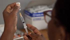 Paludisme: nouveaux résultats encourageants pour un vaccin expérimental (études)