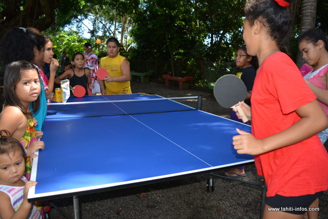 La cour de l'école de Nahoata est désormais dotée de nouvelles aires de jeux.
