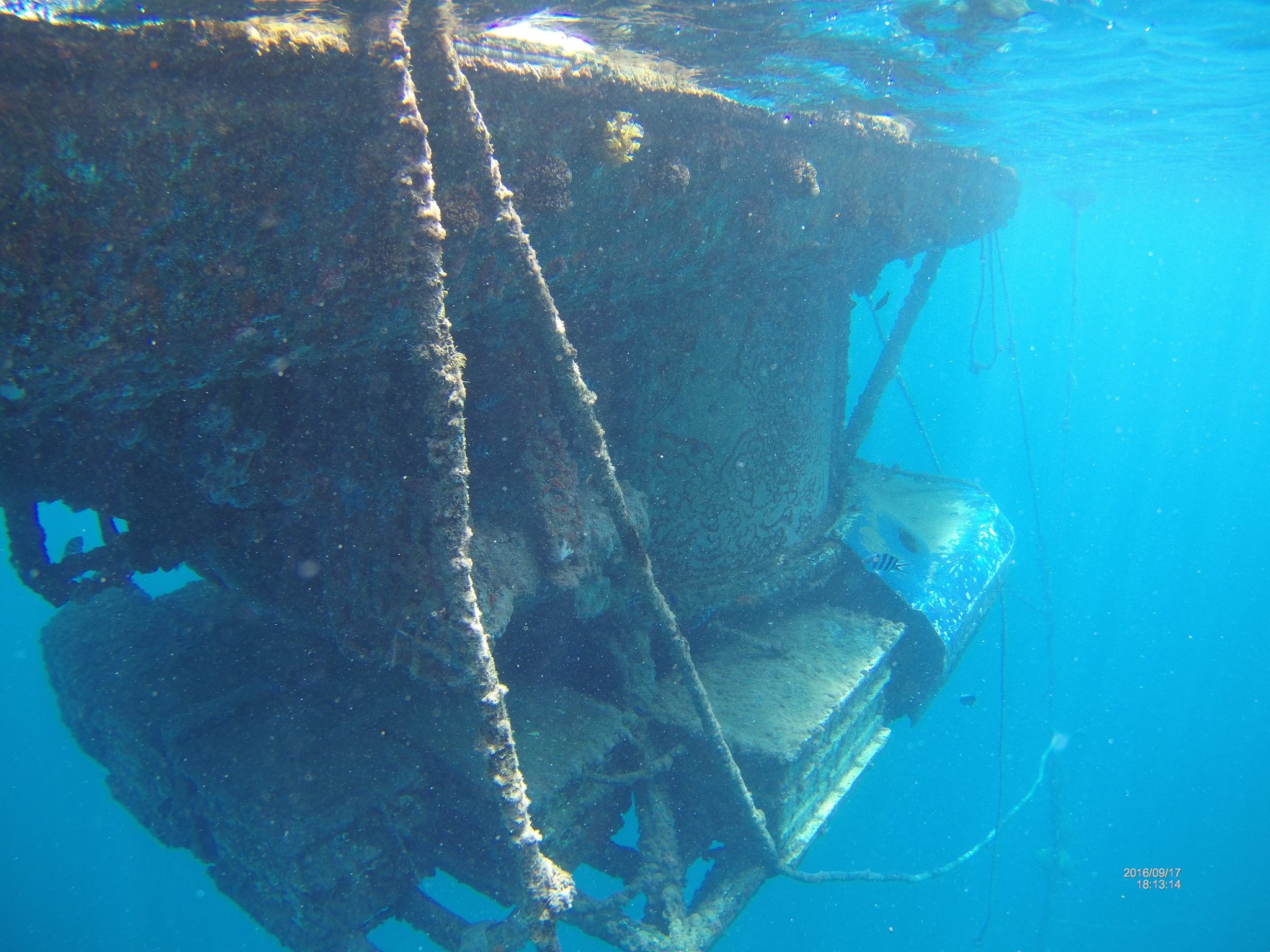 Un sous-marin abandonné risque de polluer le lagon de Bora bora