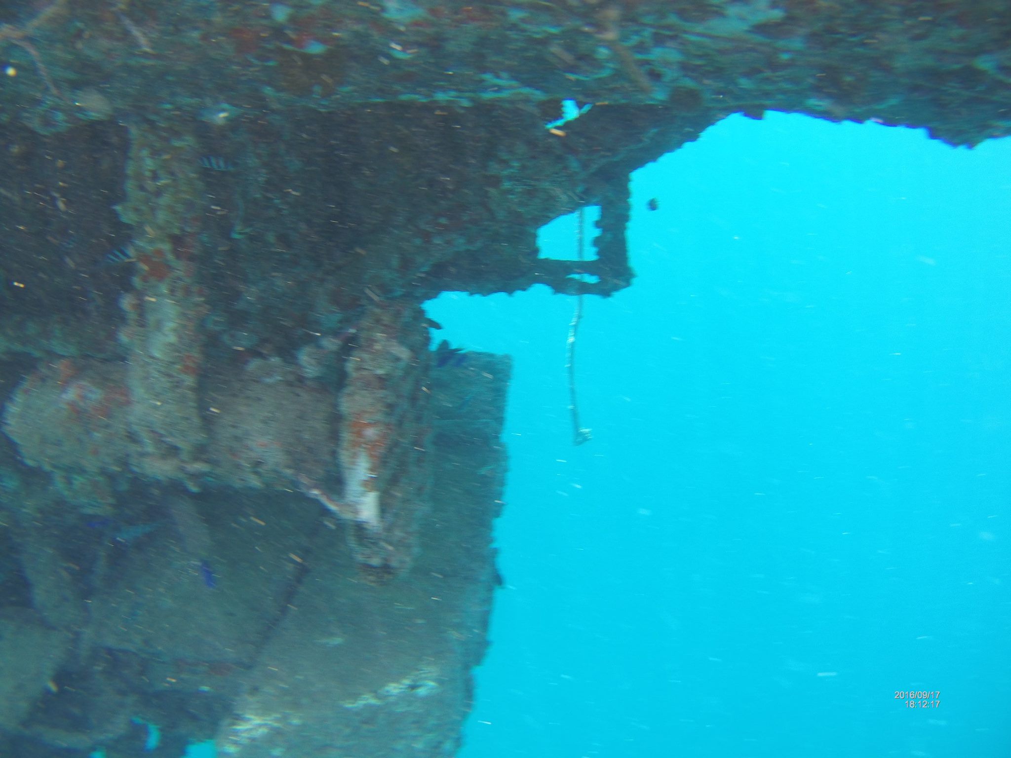 Un sous-marin abandonné risque de polluer le lagon de Bora bora