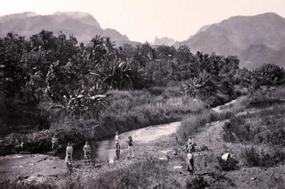 La vallée de la Fautatua en 1896. Photo Arthur Baessler, eMuseumPlus