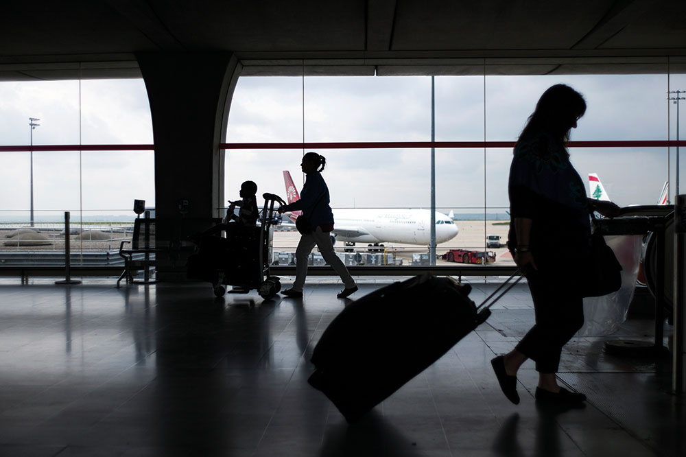 Grève des contrôleurs aériens: une trentaine de vols annulés à Roissy
