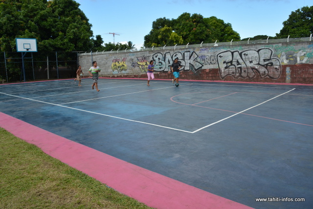 Les jeunes de Fareroi et des quartiers aux alentours peuvent enfin profiter de cet espace sportif.