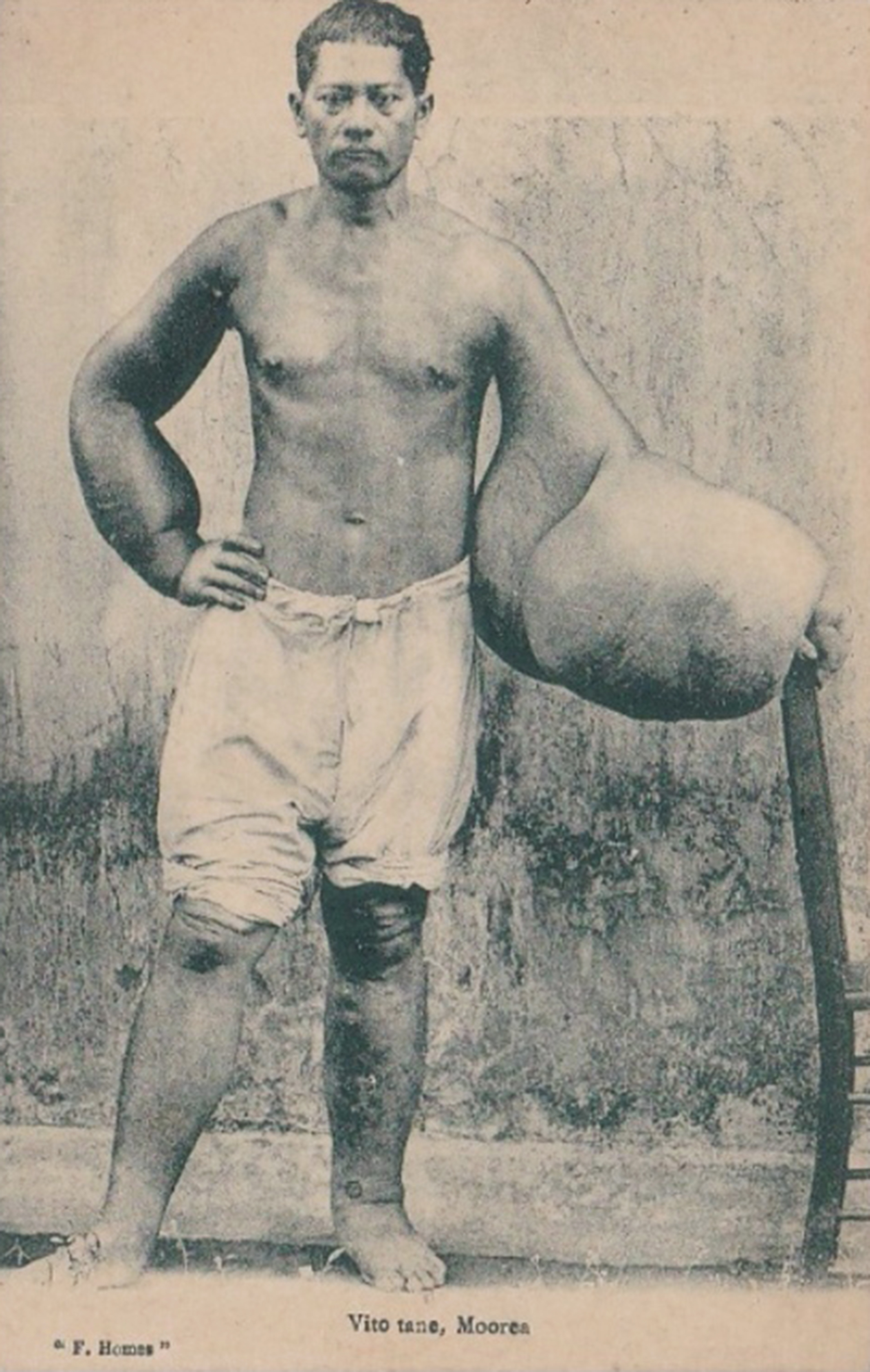 Vito tane de Moorea vers 1900. Photo F. Homes