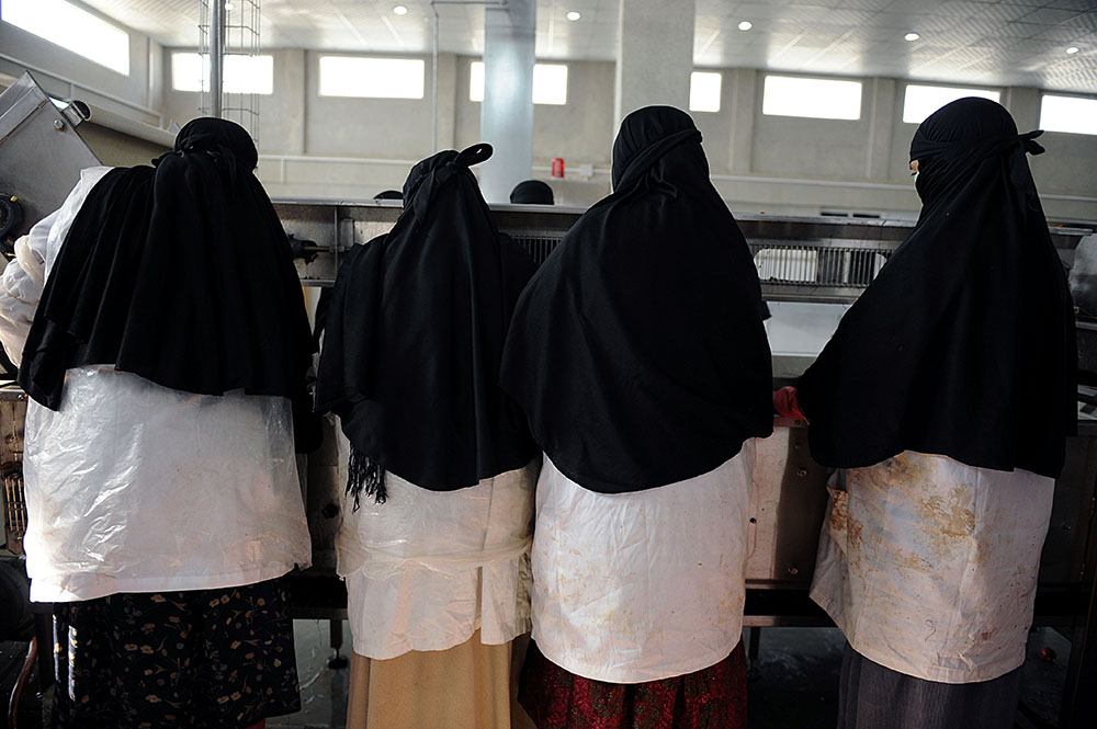 UE : une entreprise peut bannir sous conditions les signes religieux