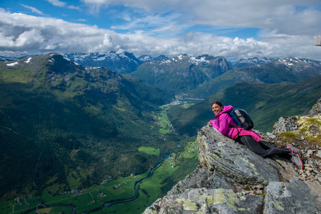 Norvège Hellesylt  Moi après une randonnée entre forêt, vallon, roches et couche de glace. Photo : Jan Arn Jannsen.