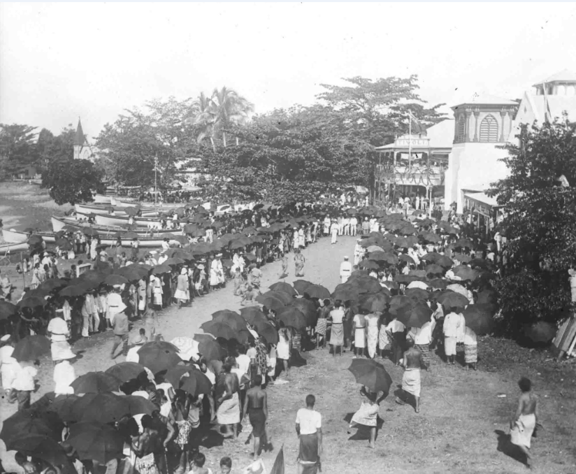En 1910, les Samoa fêtèrent avec faste les dix ans d’administration allemande. La colonie était alors prospère et excédentaire financièrement.